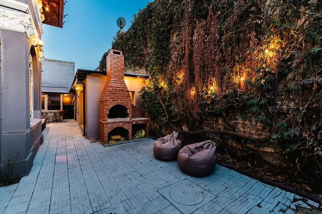 Apartmán Downtown Victoriei Flat With Garden And Jacuzzi Bukurešť