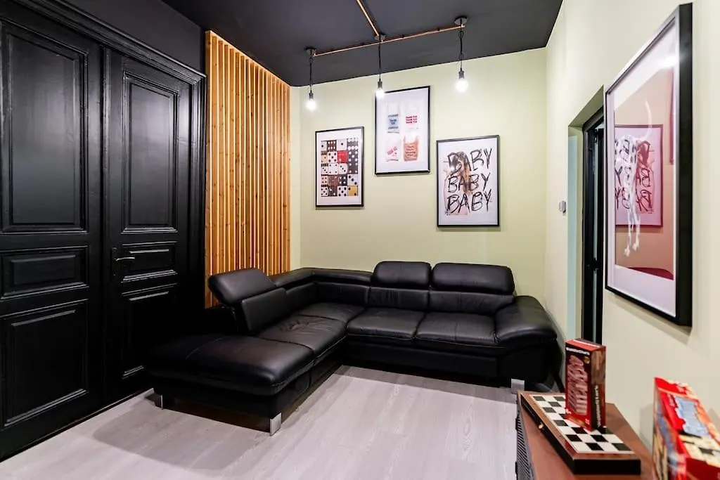 Downtown Victoriei Flat With Garden And Jacuzzi Apartment Bucharest